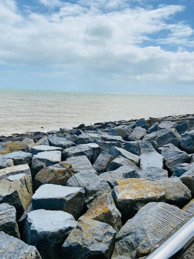 High Tide Ξενοδοχείο Burmarsh Εξωτερικό φωτογραφία